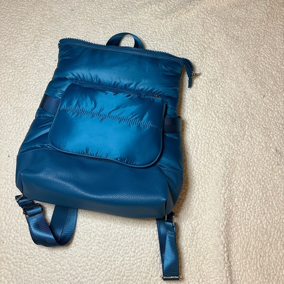 Laundry by Shelli Segal Puffer Backpack - Picture 2 of 10